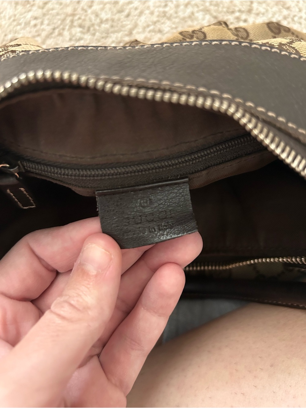 Gucci Shoulder Bag - Picture 11 of 16